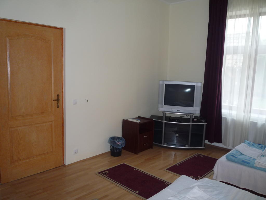 Hotel Aba Vezér Panzió és Étterem à Abaújszántó Chambre photo