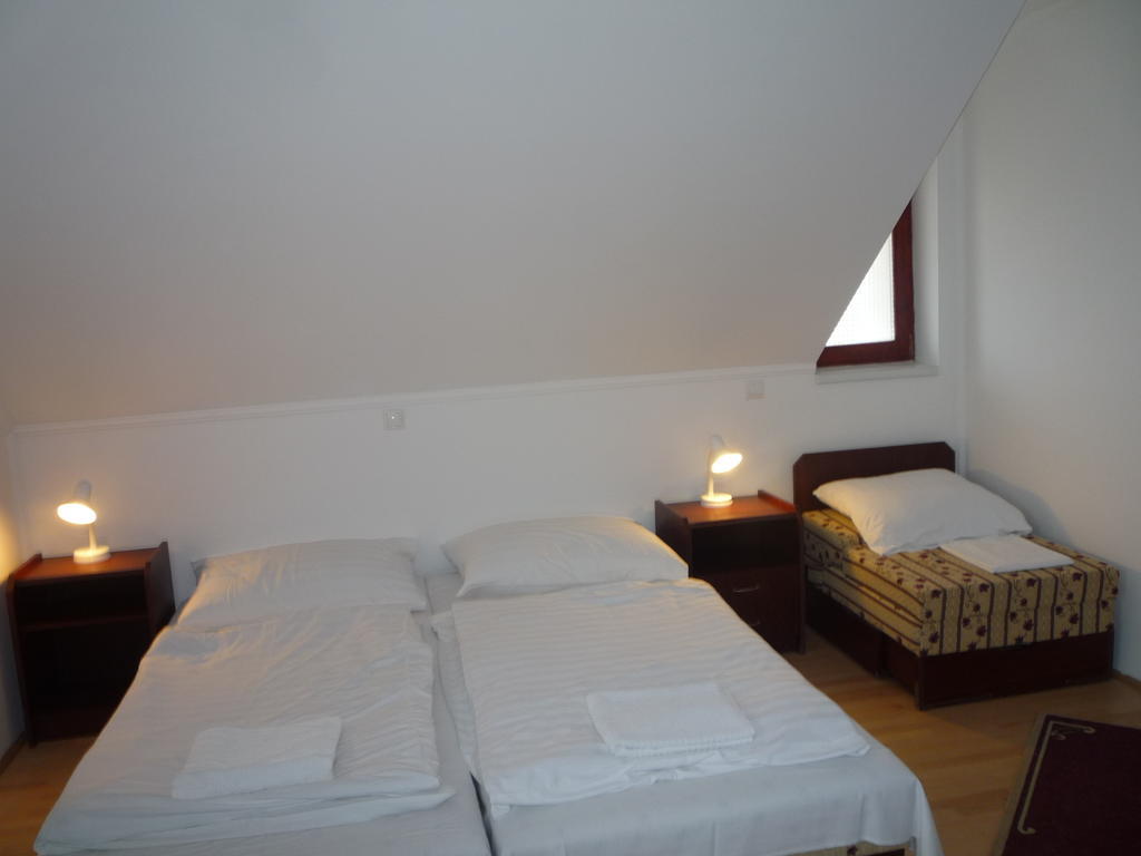 Hotel Aba Vezér Panzió és Étterem à Abaújszántó Chambre photo