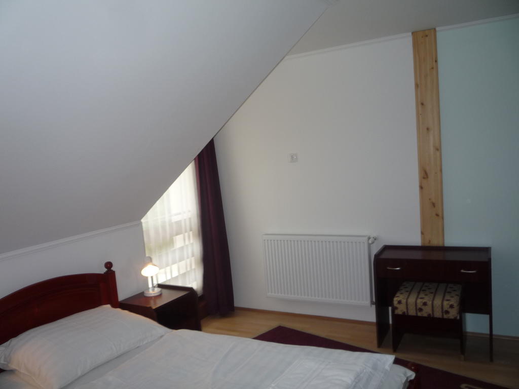 Hotel Aba Vezér Panzió és Étterem à Abaújszántó Chambre photo