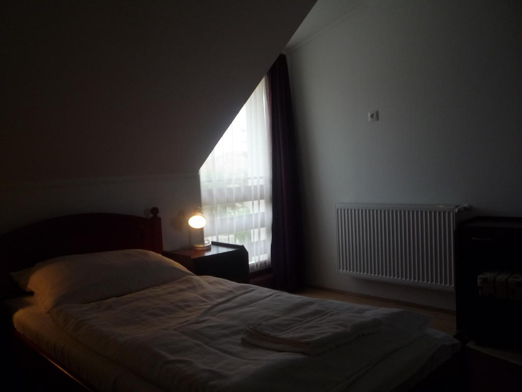 Hotel Aba Vezér Panzió és Étterem à Abaújszántó Extérieur photo